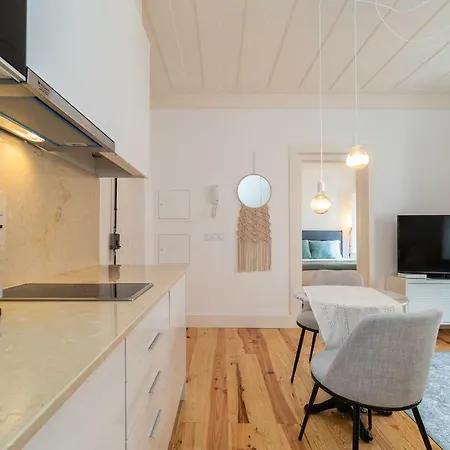 Modern Apt In Dt, 5mins To Martim Moniz * Lisboa