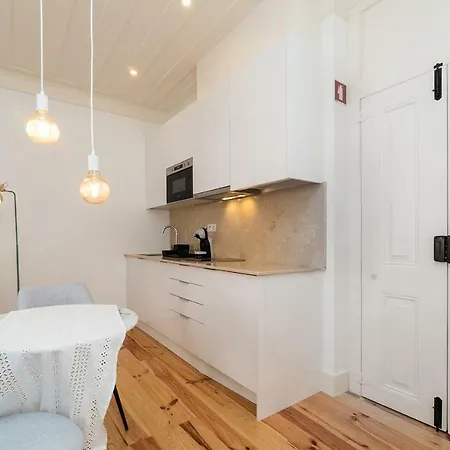 아파트 Modern Apt In Dt, 5mins To Martim Moniz 리스본